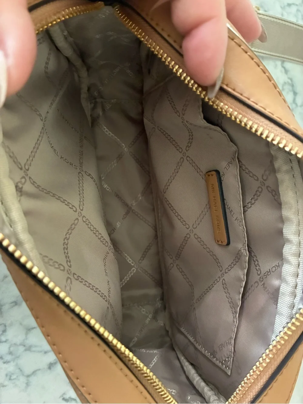 MICHAEL KORS Quinn Cream & Tan Crossbody Bag with Logo Strap Purse Handbag MK